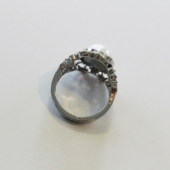 Mother of Pearl Sterling Silver Ring - Picture 3 of 3